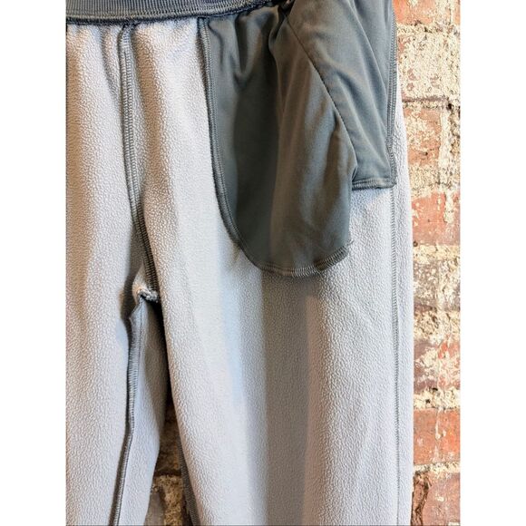 UNDER ARMOUR • COLD GEAR • Heather Gray Loose Fit Jogger Sweat Pants • Size Smal - Picture 7 of 9